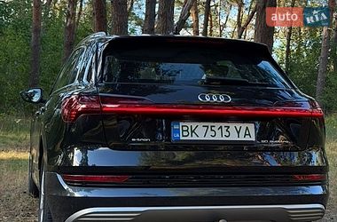Позашляховик / Кросовер Audi e-tron 2019 в Рівному