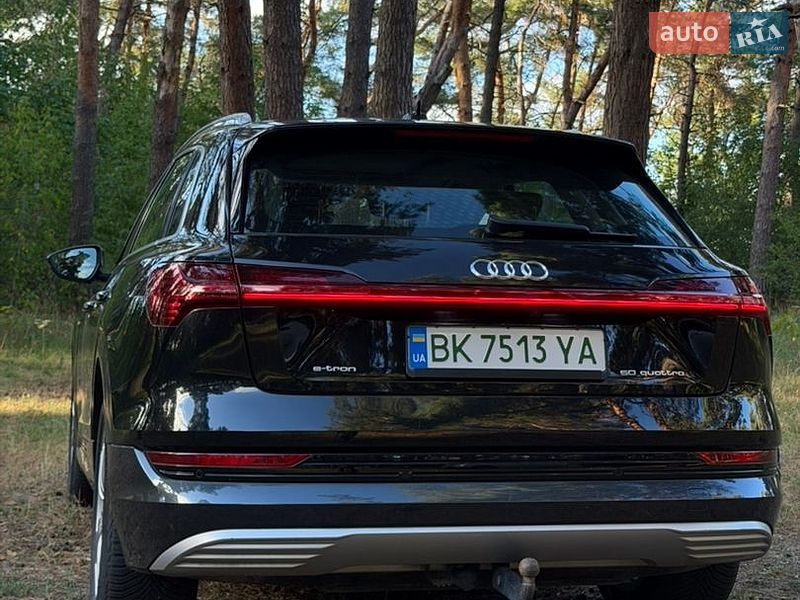 Позашляховик / Кросовер Audi e-tron 2019 в Рівному