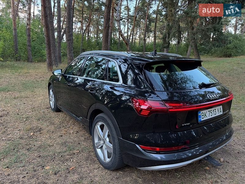 Позашляховик / Кросовер Audi e-tron 2019 в Рівному