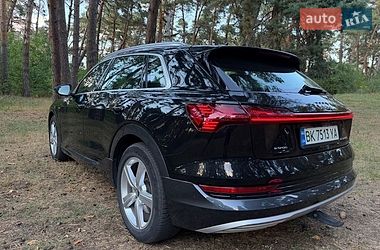 Позашляховик / Кросовер Audi e-tron 2019 в Рівному