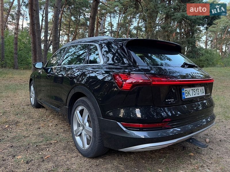 Позашляховик / Кросовер Audi e-tron 2019 в Рівному