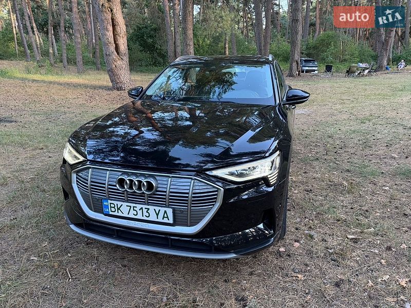 Позашляховик / Кросовер Audi e-tron 2019 в Рівному