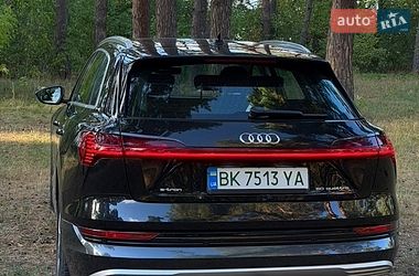 Внедорожник / Кроссовер Audi e-tron 2019 в Ровно