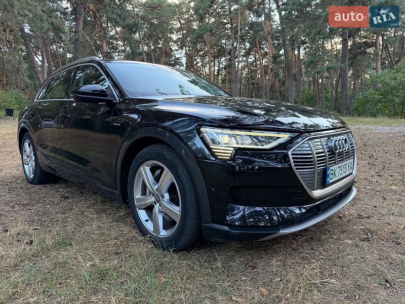 Позашляховик / Кросовер Audi e-tron 2019 в Рівному