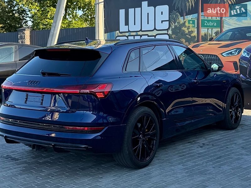 Позашляховик / Кросовер Audi e-tron 2022 в Львові