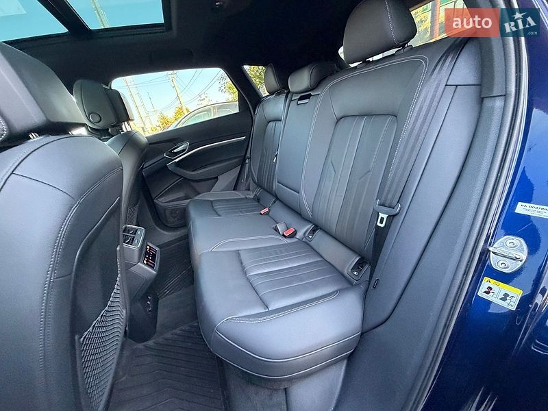 Позашляховик / Кросовер Audi e-tron 2022 в Львові