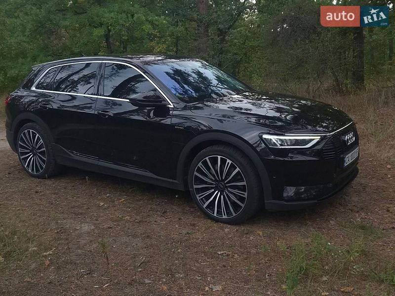 Позашляховик / Кросовер Audi e-tron 2020 в Черкасах