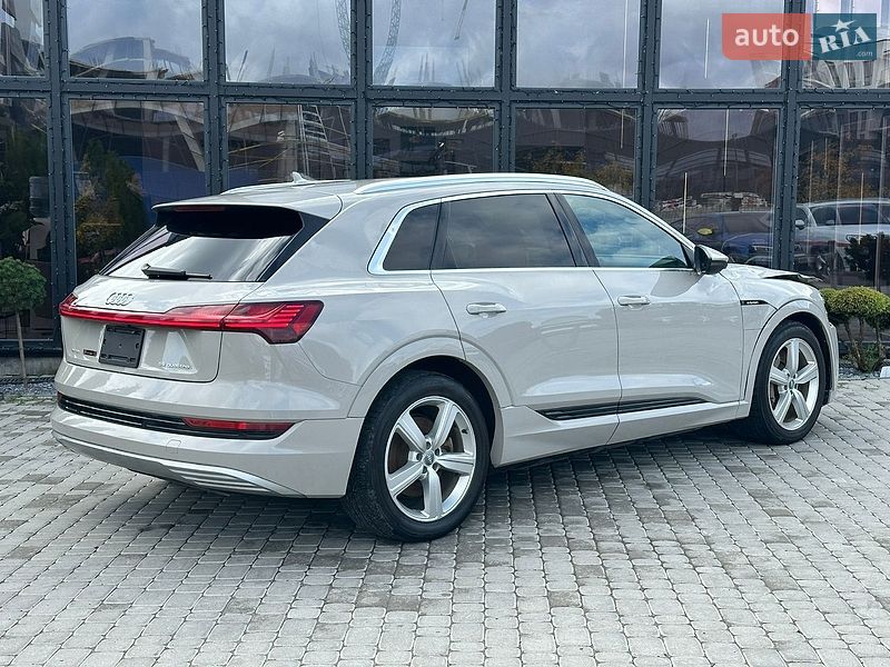 Позашляховик / Кросовер Audi e-tron 2019 в Львові фото 11 Позашляховик / Кросовер Audi e-tron 2019 в Львові