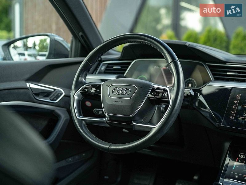 Позашляховик / Кросовер Audi e-tron 2020 в Чернівцях