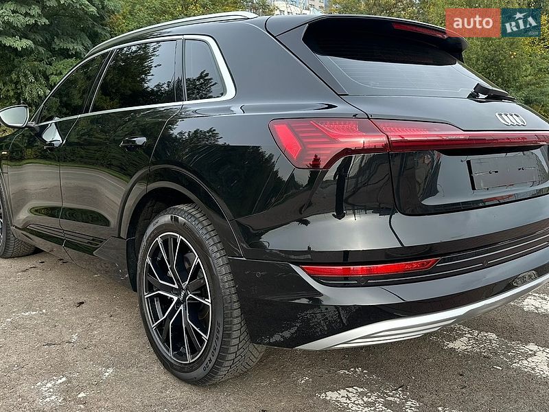 Позашляховик / Кросовер Audi e-tron 2019 в Львові фото 15 Позашляховик / Кросовер Audi e-tron 2019 в Львові
