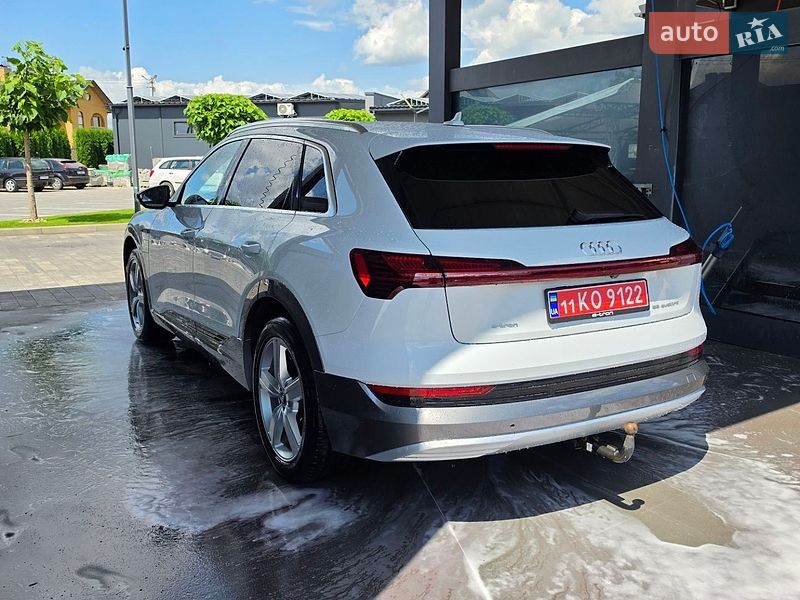 Позашляховик / Кросовер Audi e-tron 2018 в Луцьку