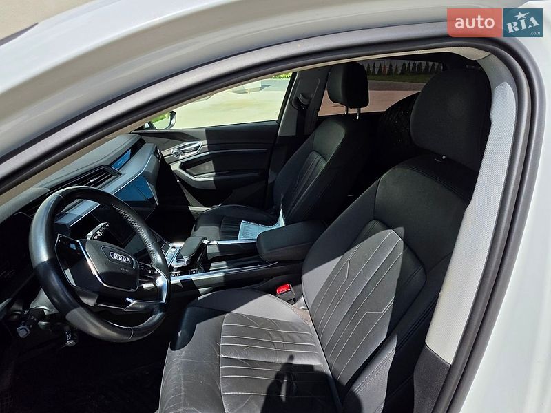 Позашляховик / Кросовер Audi e-tron 2018 в Луцьку