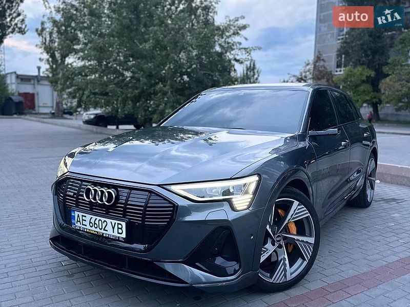 Позашляховик / Кросовер Audi e-tron 2021 в Дніпрі