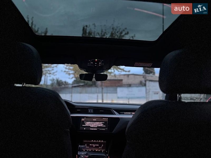 Позашляховик / Кросовер Audi e-tron 2021 в Дніпрі
