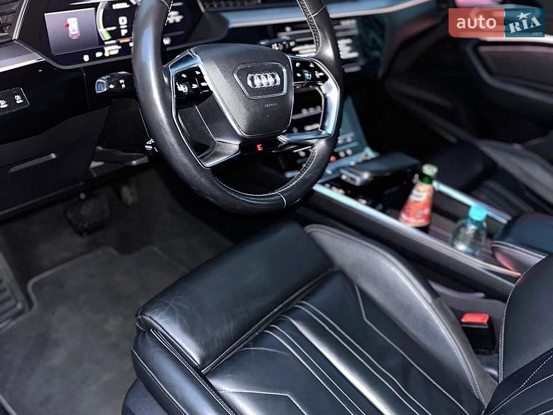 Позашляховик / Кросовер Audi e-tron 2021 в Дніпрі