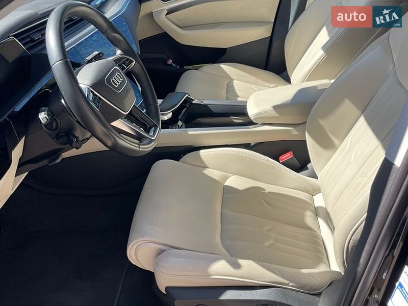 Позашляховик / Кросовер Audi e-tron 2021 в Києві
