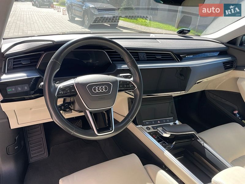 Позашляховик / Кросовер Audi e-tron 2021 в Києві