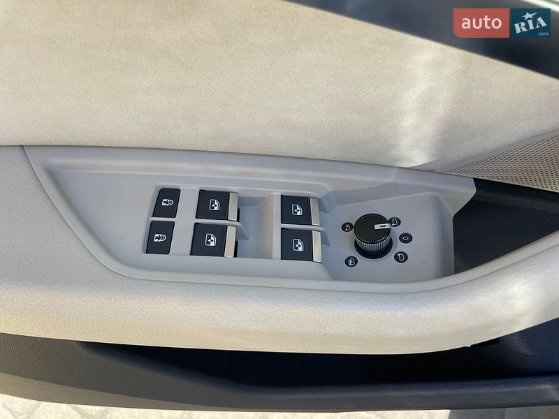 Позашляховик / Кросовер Audi e-tron 2021 в Києві