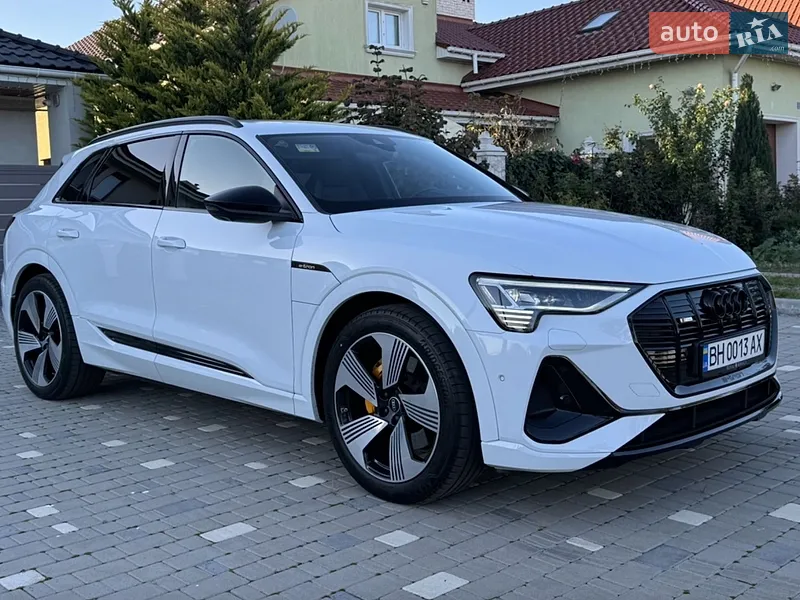 Audi e-tron 2021