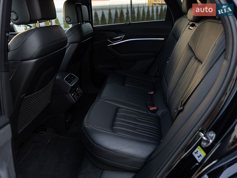 Позашляховик / Кросовер Audi e-tron 2022 в Луцьку