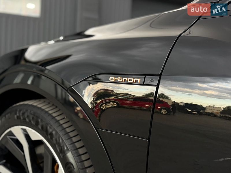 Внедорожник / Кроссовер Audi e-tron 2021 в Дубно