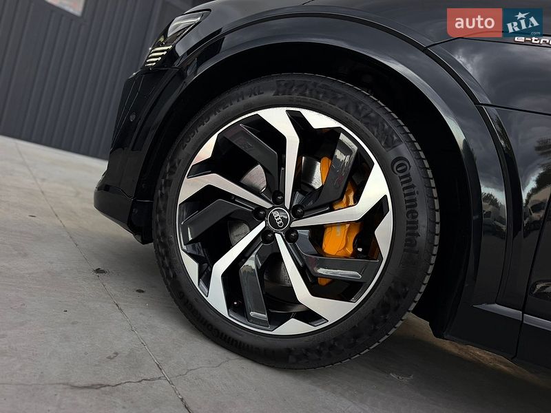 Внедорожник / Кроссовер Audi e-tron 2021 в Дубно