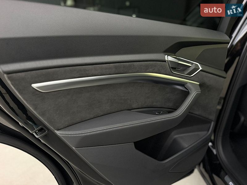Внедорожник / Кроссовер Audi e-tron 2021 в Дубно