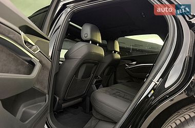 Внедорожник / Кроссовер Audi e-tron 2021 в Дубно