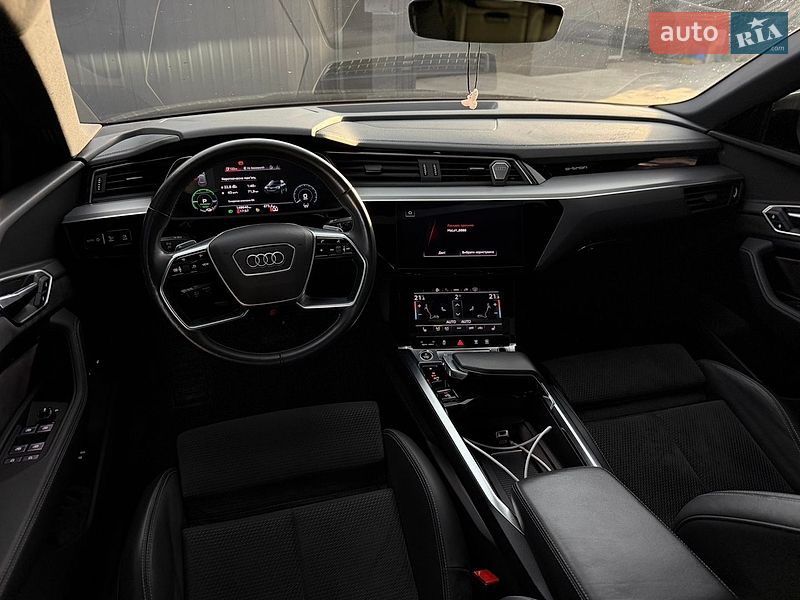Внедорожник / Кроссовер Audi e-tron 2021 в Дубно