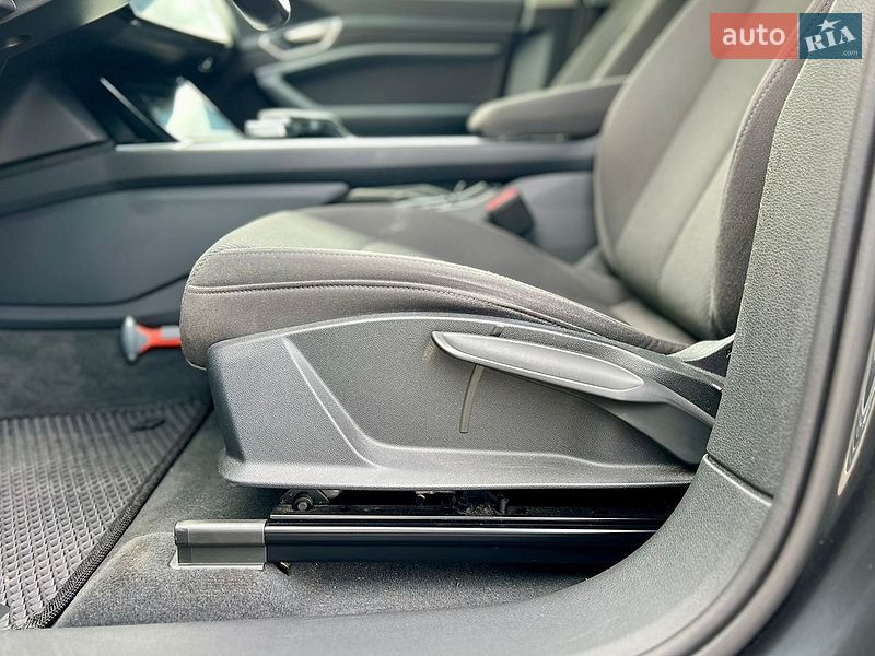 Внедорожник / Кроссовер Audi e-tron 2020 в Киеве