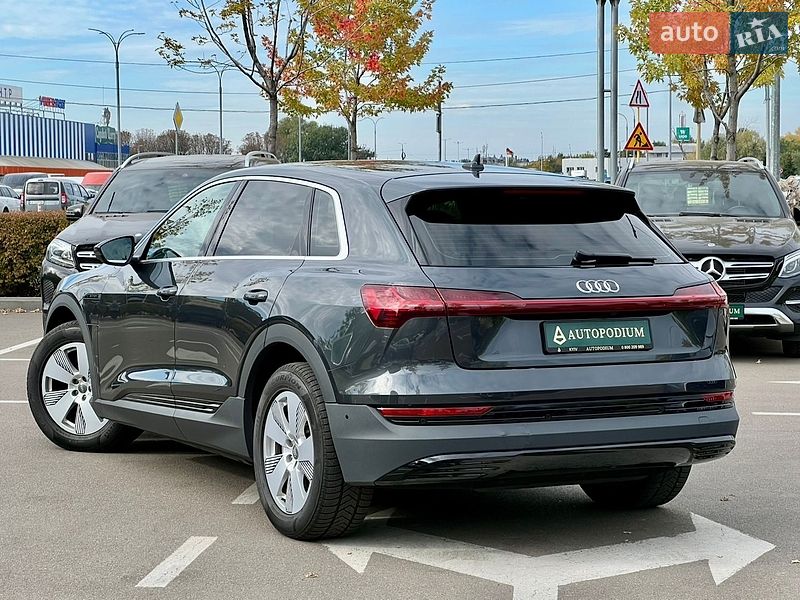 Внедорожник / Кроссовер Audi e-tron 2020 в Киеве