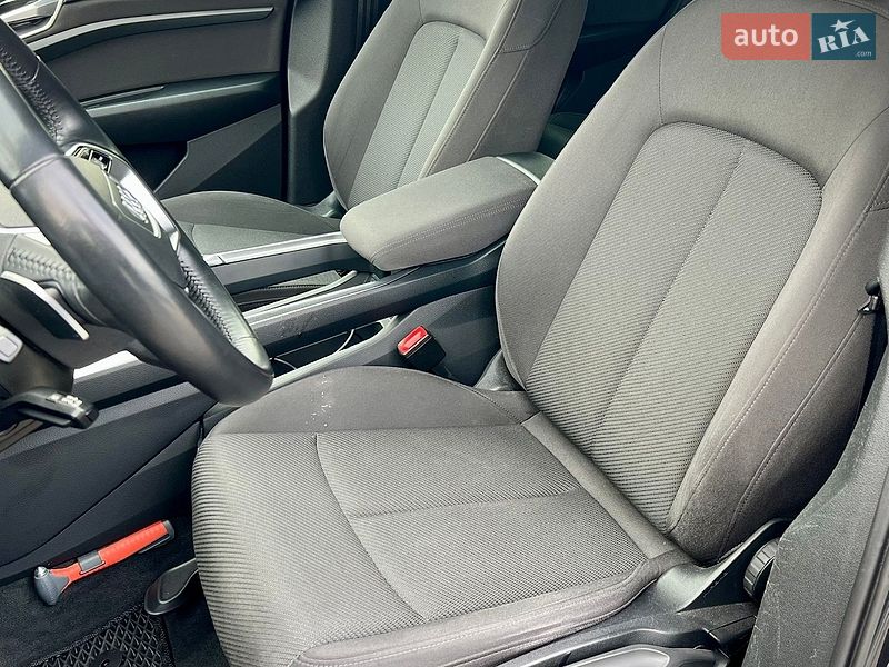 Внедорожник / Кроссовер Audi e-tron 2020 в Киеве