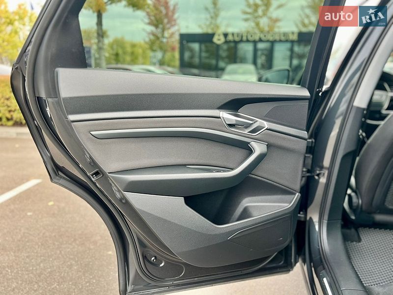 Внедорожник / Кроссовер Audi e-tron 2020 в Киеве