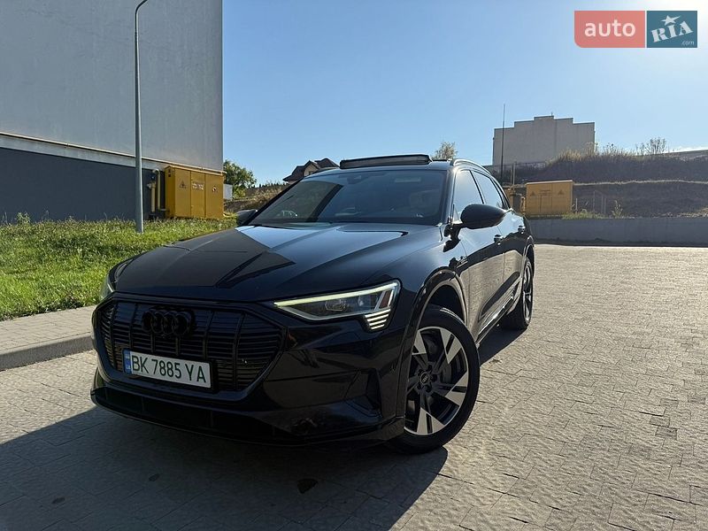 Audi e-tron 2022