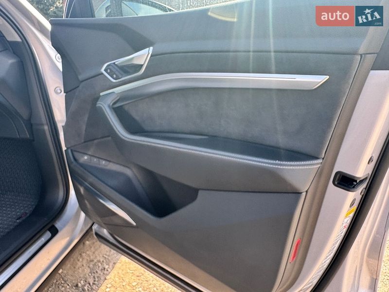 Внедорожник / Кроссовер Audi e-tron 2019 в Коломые