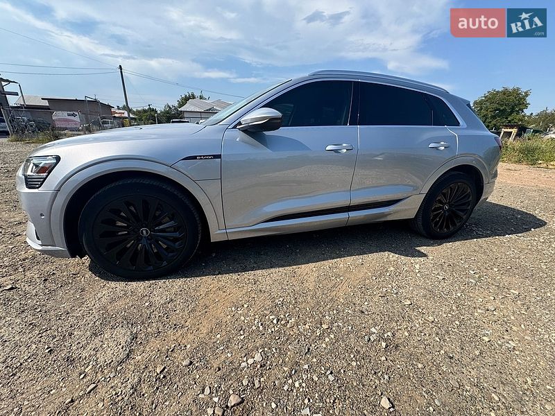 Внедорожник / Кроссовер Audi e-tron 2019 в Коломые