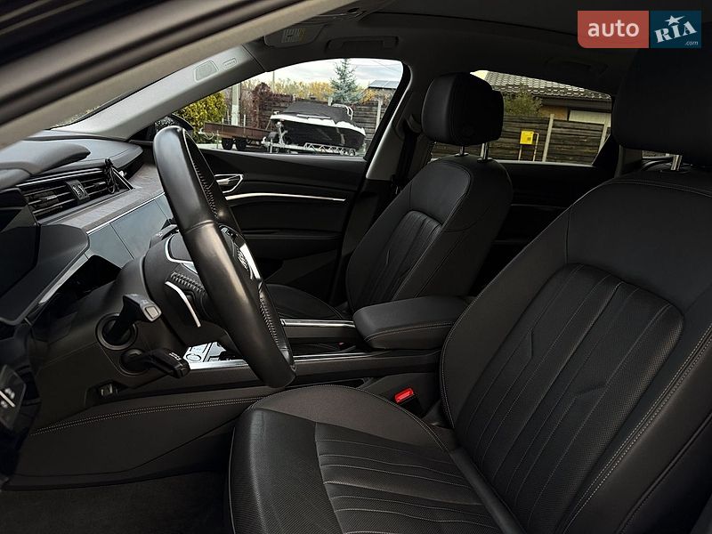 Внедорожник / Кроссовер Audi e-tron 2019 в Харькове
