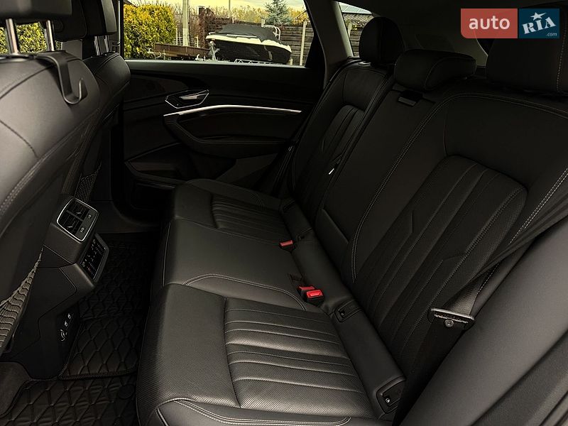 Внедорожник / Кроссовер Audi e-tron 2019 в Харькове