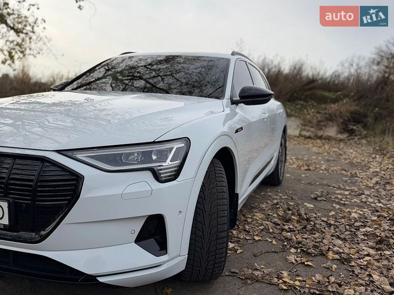 Внедорожник / Кроссовер Audi e-tron 2019 в Сумах фото Внедорожник / Кроссовер Audi e-tron 2019 в Сумах
