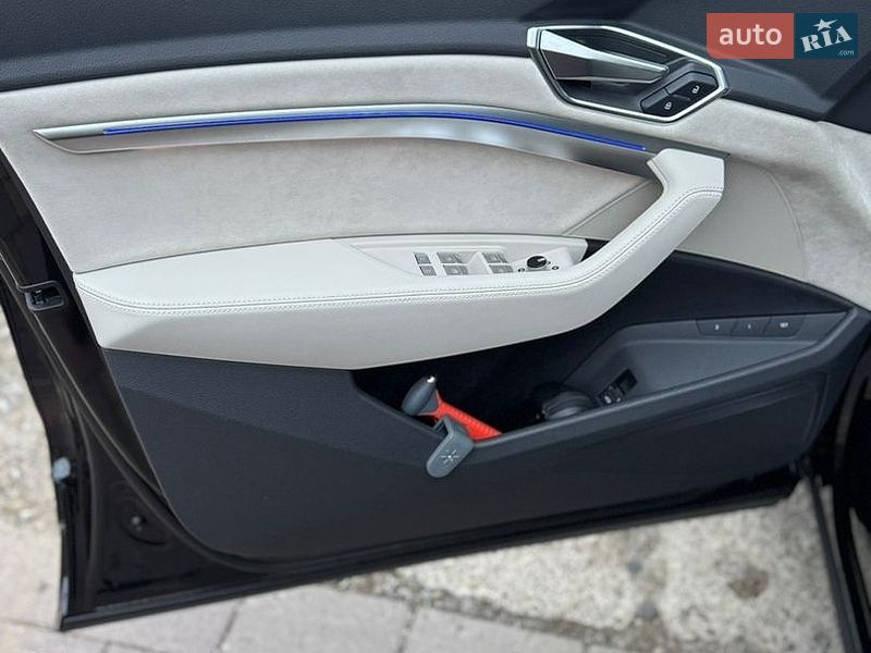 Внедорожник / Кроссовер Audi e-tron 2020 в Ужгороде
