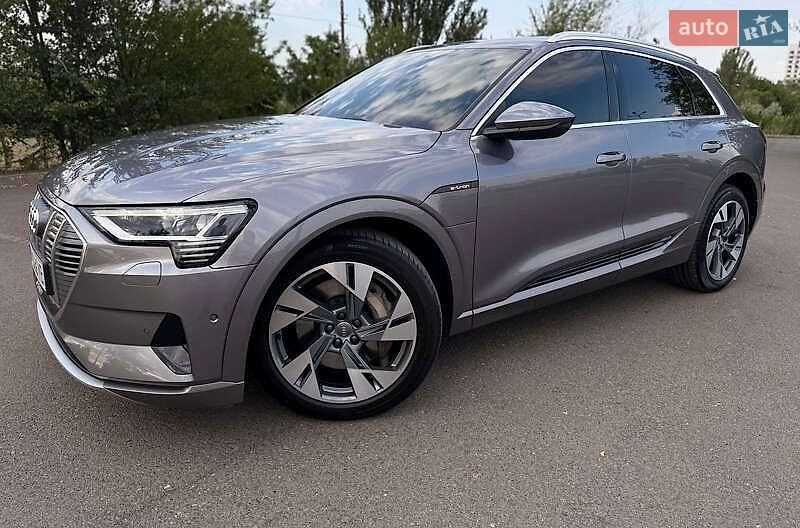 Внедорожник / Кроссовер Audi e-tron 2019 в Львове