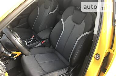 Позашляховик / Кросовер Audi Q2 2017 в 