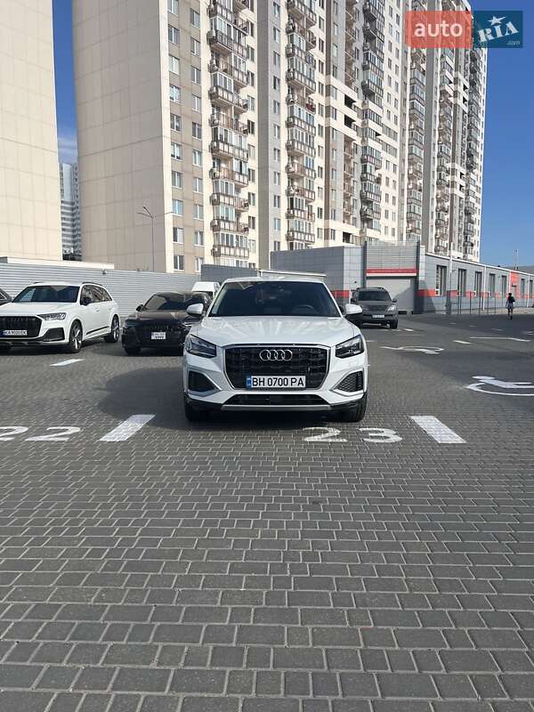 Внедорожник / Кроссовер Audi Q2 2023 в 