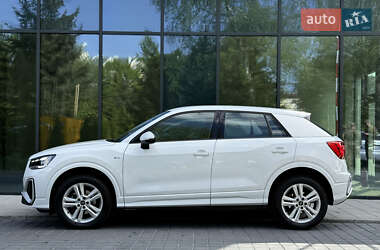 Позашляховик / Кросовер Audi Q2 2023 в 