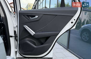 Позашляховик / Кросовер Audi Q2 2023 в 
