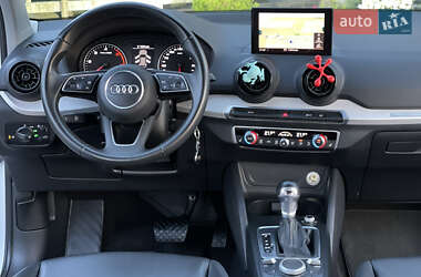 Внедорожник / Кроссовер Audi Q2 2017 в 