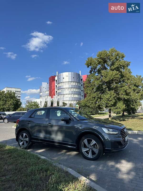 Позашляховик / Кросовер Audi Q2 2017 в Києві