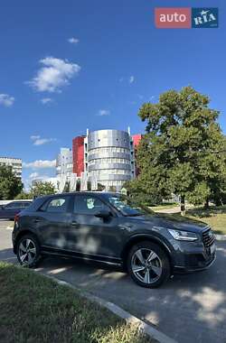 Внедорожник / Кроссовер Audi Q2 2017 в 