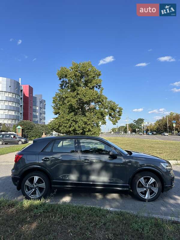 Позашляховик / Кросовер Audi Q2 2017 в Києві