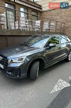 Позашляховик / Кросовер Audi Q2 2021 в 